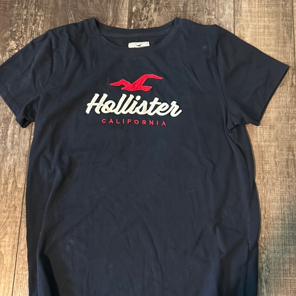 Dark blue Hollister Tshirt